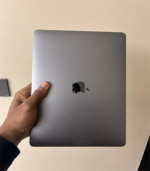 MacBook Pro 2020 i5 - Image 3